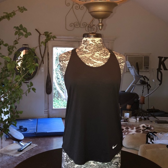 🌺🛍LAST ONE NWT NIKE ELASTIC STRAP TANK🌺🛍 - Picture 3 of 3